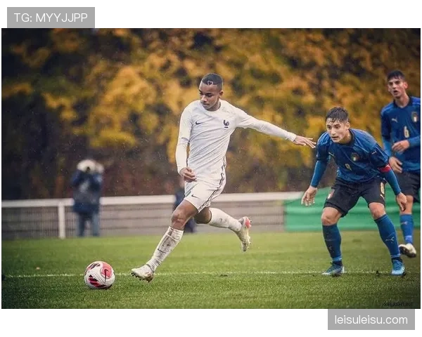 球探报告趋势：欧洲豪门对“多功能性”球员的评估权重增加，以适应现代足球频繁切换战术体系的需求。